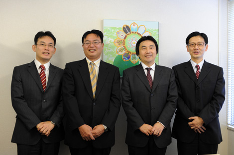 対談後４人で記念撮影